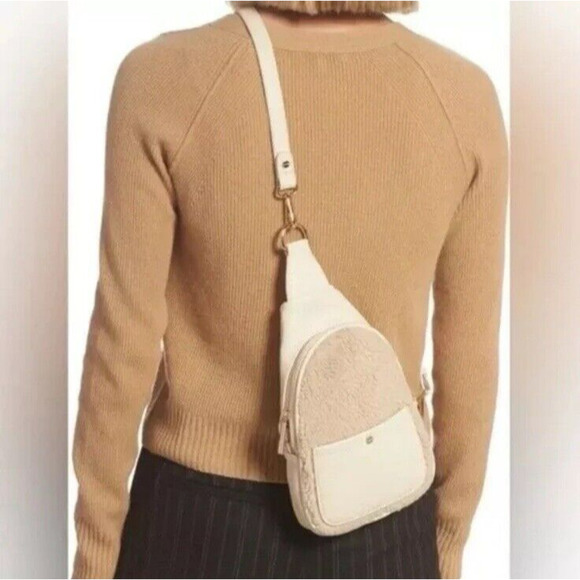 Anthropologie Mali + Lili Gwen Faux Fur Woven Sling/Crossbody Bag Tan/Beige NWT - Picture 4 of 16